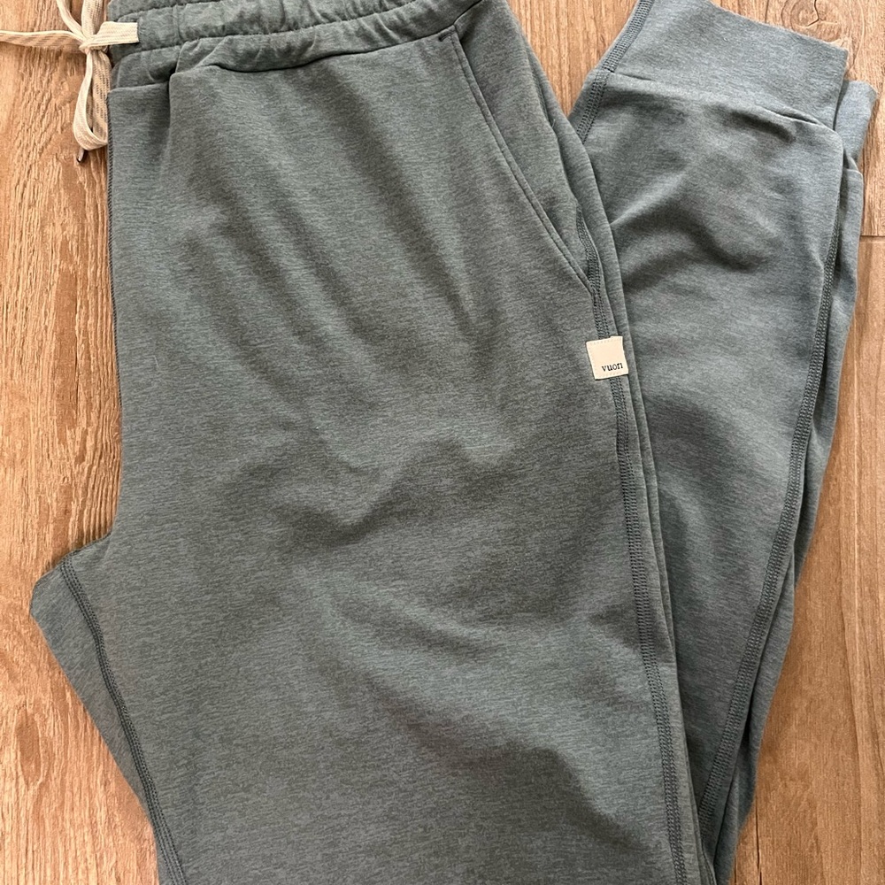 Vuori Gray Ankle Pants